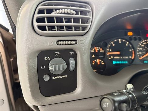 Used 2004 Chevrolet Blazer LS w/ Preferred Equipment Group image 20