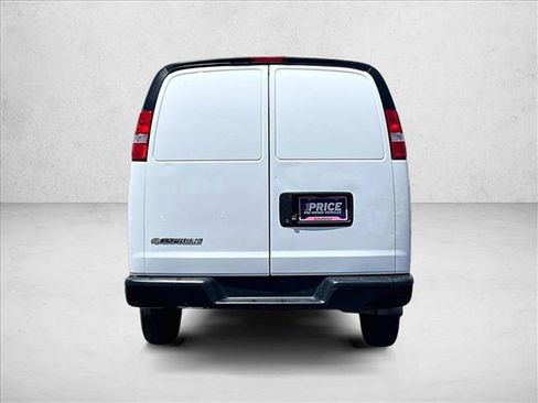 Used 2023 Chevrolet Express 2500 w/ Driver Convenience Package RWD image 4