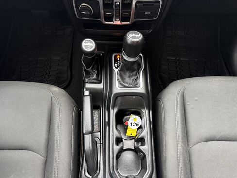 Used 2019 Jeep Wrangler Unlimited Sport S AWD/4WD image 25