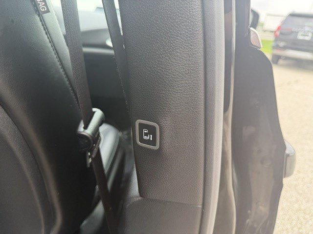 Used 2025 Chrysler Pacifica Select FWD image 37