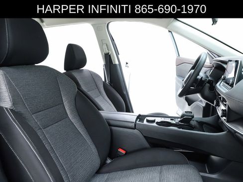 Used 2023 Nissan Rogue SV image 35