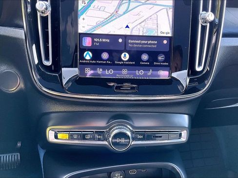 Certified 2023 Volvo C40 P8 Recharge Ultimate w/ Protection Package Premier AWD/4WD image 40