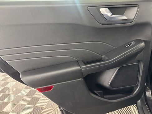 Used 2023 Ford Escape ST-Line w/ Tech Pack #1 AWD/4WD image 21