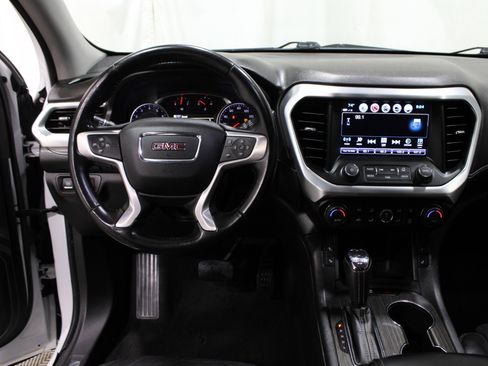 Used 2018 GMC Acadia SLT image 2