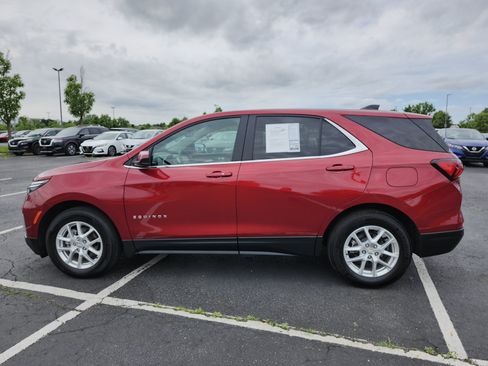 Used 2024 Chevrolet Equinox LT FWD image 14