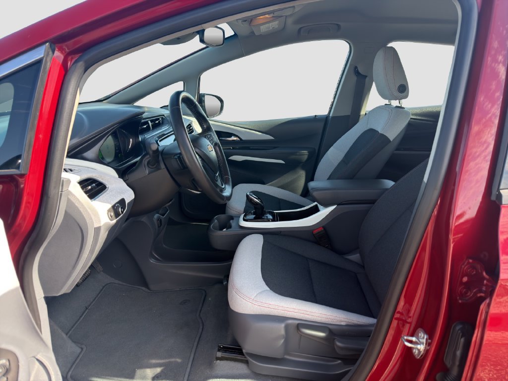 Used 2021 Chevrolet Bolt LT FWD image 25