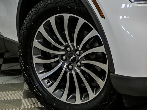 Used 2022 Lincoln Aviator Reserve w/ Elements Package Plus AWD/4WD image 3