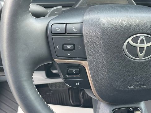 Used 2025 Toyota Crown Signia w/ Advanced Technology Package AWD/4WD image 30