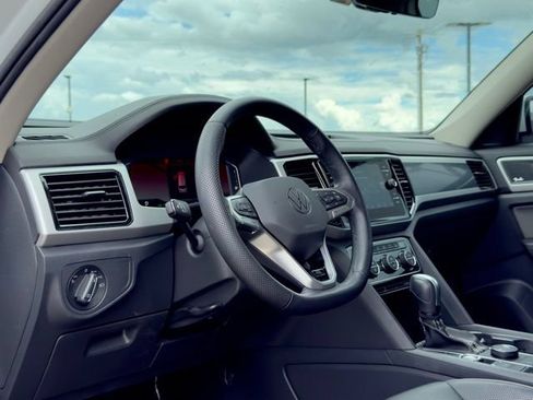 Used 2023 Volkswagen Atlas SEL Premium AWD/4WD image 22