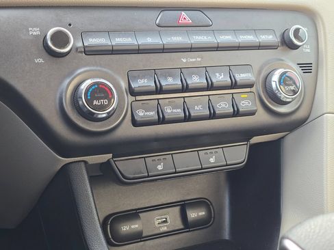 Certified 2022 Kia Sportage LX w/ LX AWD Value Edition Package image 31
