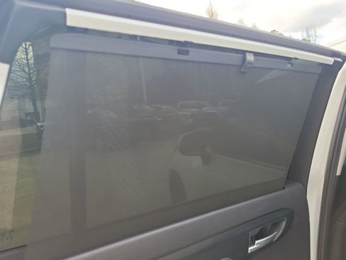 Used 2021 Toyota Highlander XLE image 31