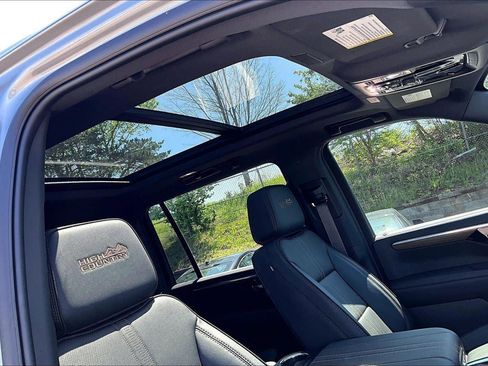 New 2026 Chevrolet Suburban High Country AWD/4WD image 26