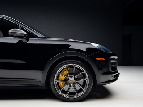 Used 2023 Porsche Cayenne Turbo GT image 37