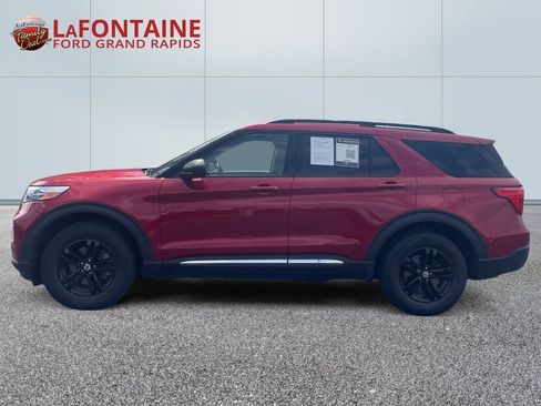Certified 2021 Ford Explorer XLT w/ Equipment Group 202A AWD/4WD image 4