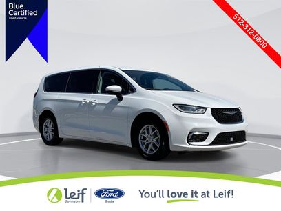 Used 2023 Chrysler Pacifica Touring-L