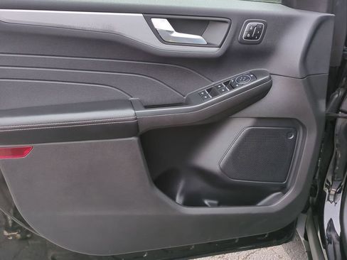 Used 2023 Ford Escape Platinum AWD/4WD image 11