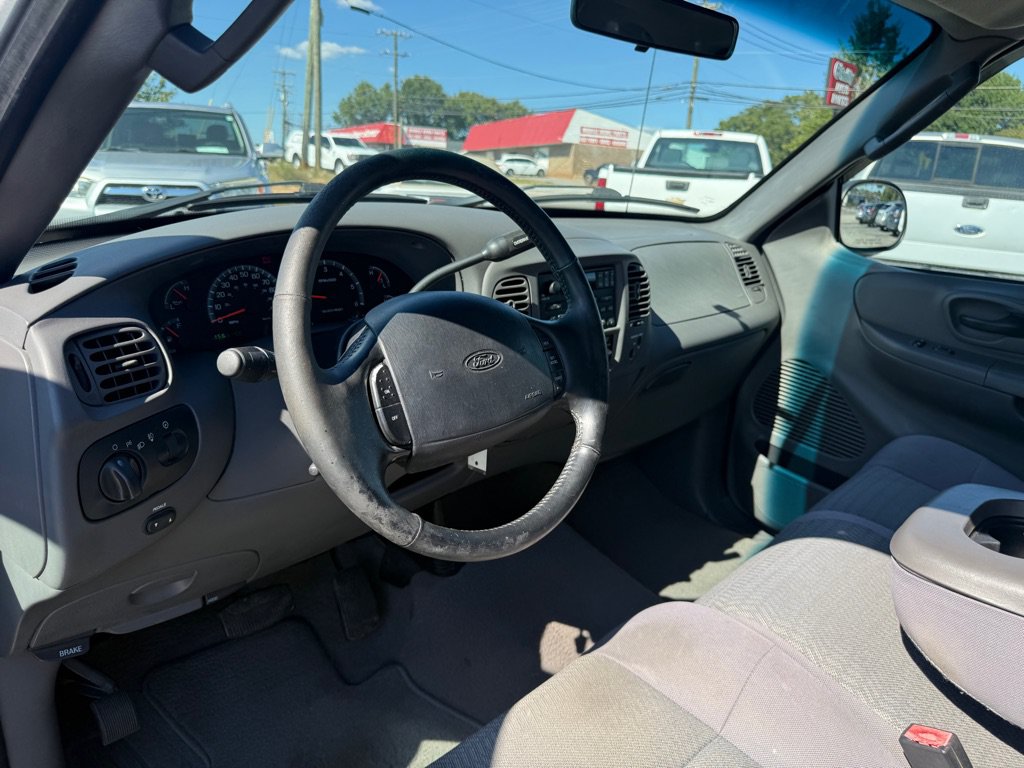 Used 2002 Ford F150 XLT AWD/4WD image 10