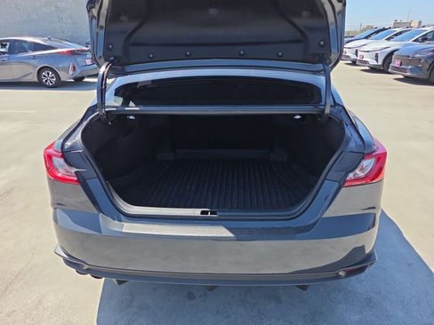 Used 2025 Toyota Camry SE FWD image 6
