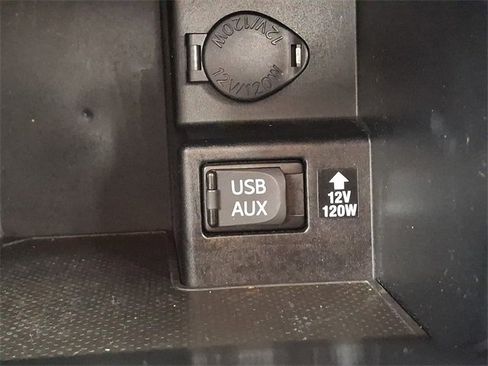 Used 2013 Toyota Camry LE image 23