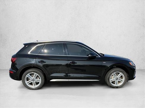 Used 2024 Audi Q5 e Premium w/ Convenience Package AWD/4WD image 4