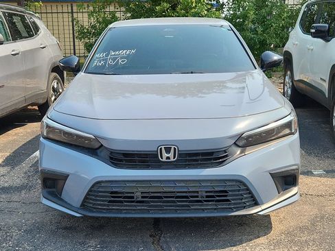 Used 2022 Honda Civic Sport image 2