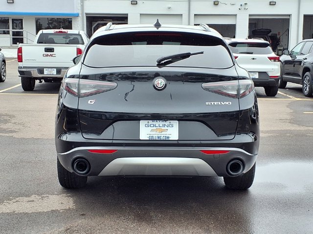 Used 2024 Alfa Romeo Stelvio Ti AWD/4WD image 23