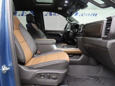 Used 2025 Chevrolet Silverado 3500 High Country w/ High Country Premium Package AWD/4WD image 29