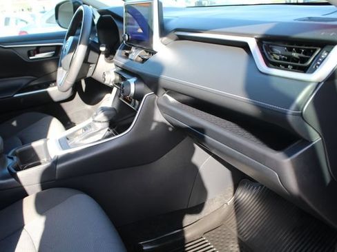 Certified 2025 Toyota RAV4 XLE w/ Convenience Package FWD image 22