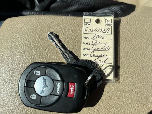 Used 2005 Chevrolet Corvette Coupe w/ Preferred Equipment Group image 24