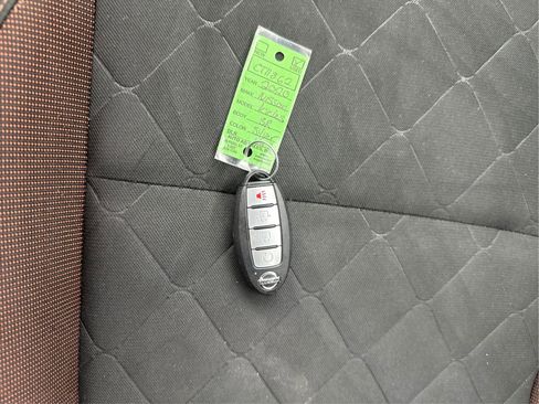 Used 2020 Nissan Kicks SR FWD image 33