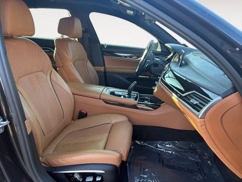 Used 2016 BMW 750i xDrive image 10