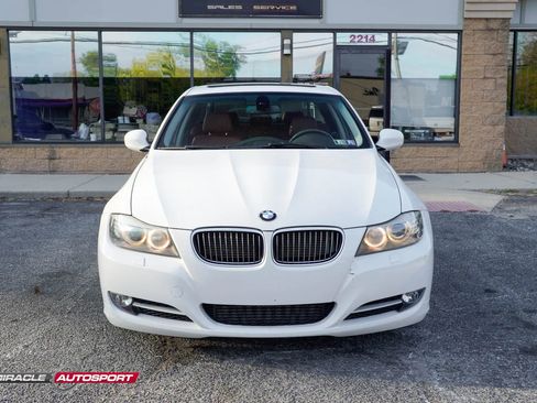 Used 2011 BMW 335i xDrive Sedan AWD/4WD image 2