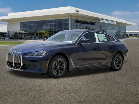 New 2026 BMW i4 eDrive40 w/ Driving Assistance Package RWD image 5