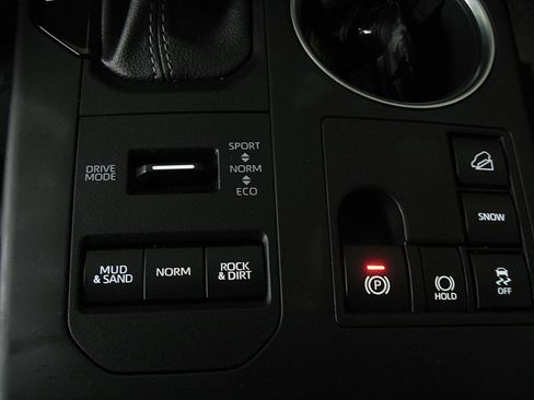 Used 2023 Toyota Highlander XLE image 20