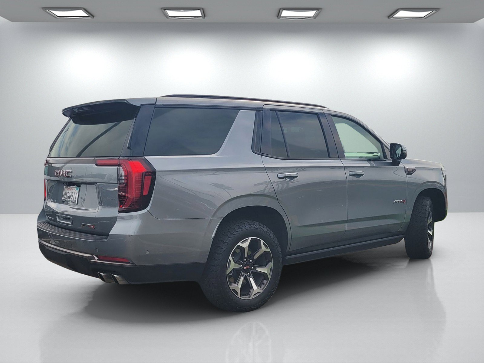 Used 2025 GMC Yukon AT4 Ultimate w/ LPO, Floor Liner Package AWD/4WD image 4