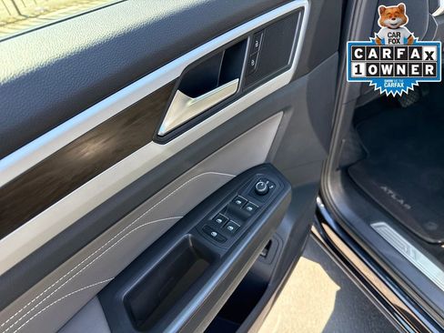 Used 2023 Volkswagen Atlas SE w/ Panoramic Sunroof Package AWD/4WD image 13