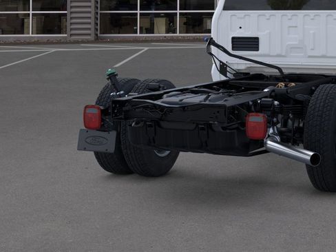 New 2025 Ford F350 XL w/ XL Chrome Package image 21