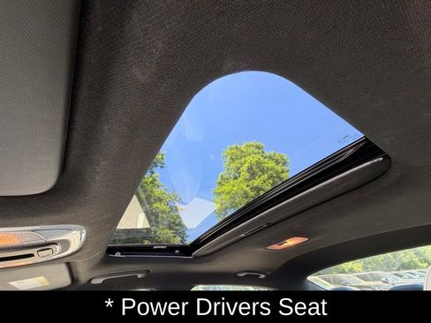 Certified 2025 Hyundai Elantra Limited FWD image 25