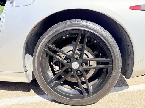 Used 2005 Chevrolet Corvette Coupe w/ Preferred Equipment Group RWD image 26