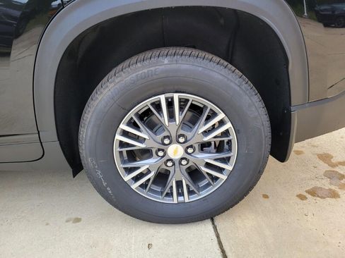 New 2026 Chevrolet Traverse LT w/ Driver Confidence Package image 9