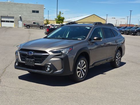 Used 2023 Subaru Outback Premium AWD/4WD image 8
