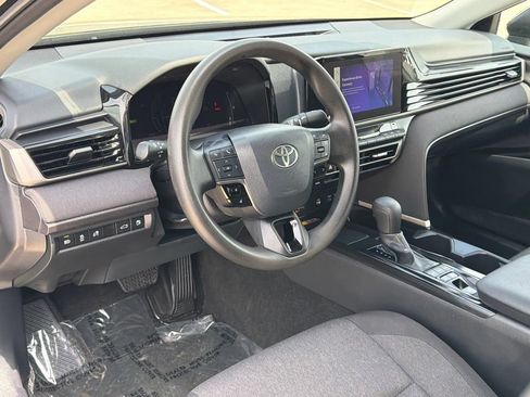 Used 2025 Toyota Camry LE w/ Convenience Package FWD image 17