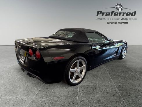 Used 2006 Chevrolet Corvette Convertible w/ Preferred Equipment Group RWD image 21