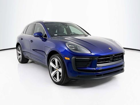 Certified 2026 Porsche Macan AWD/4WD image 7
