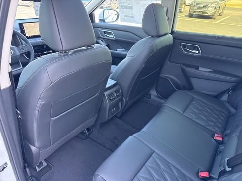 New 2026 Nissan Rogue Platinum AWD/4WD image 14