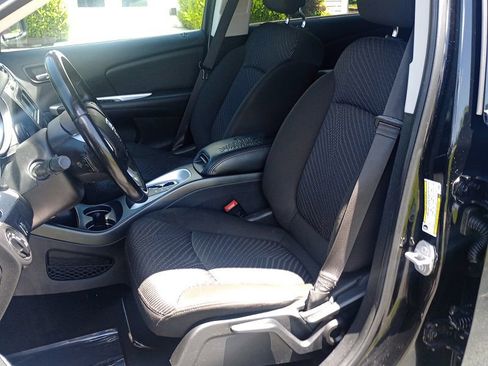 Used 2019 Dodge Journey SE FWD image 14
