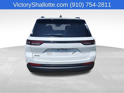 Certified 2023 Jeep Grand Cherokee Altitude AWD/4WD image 24
