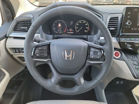 Used 2026 Honda Odyssey EX-L image 17