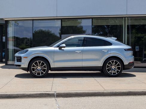 Certified 2025 Porsche Cayenne Coupe image 2