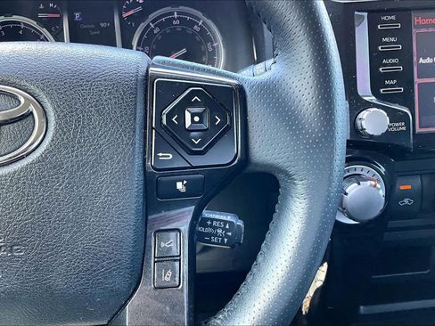 Used 2021 Toyota 4Runner TRD Off-Road Premium AWD/4WD image 23